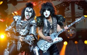 Гурт Kiss продав права на свою музику та бренд