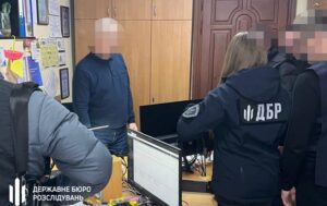 Працівника ДСНС підозрюють у закупівлі спецзасобів за завищеними цінами