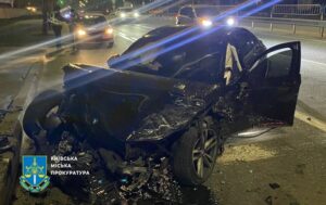 У Києві п’яний водій BMW протаранив авто на світлофорі