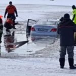 Їздив по льоду: в Києві водій утопив авто в Дніпрі