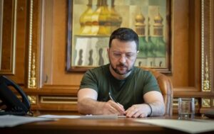 Президент нагородив 285 захисників України