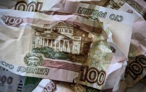 В РФ курс долара вперше за сім місяців упав до 85 рублів