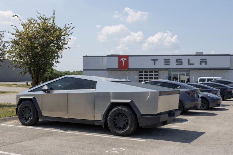 В Європі продажі Tesla обвалилися на понад 40%